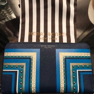 100% authentic & very RARE Henri Bendel wallet!